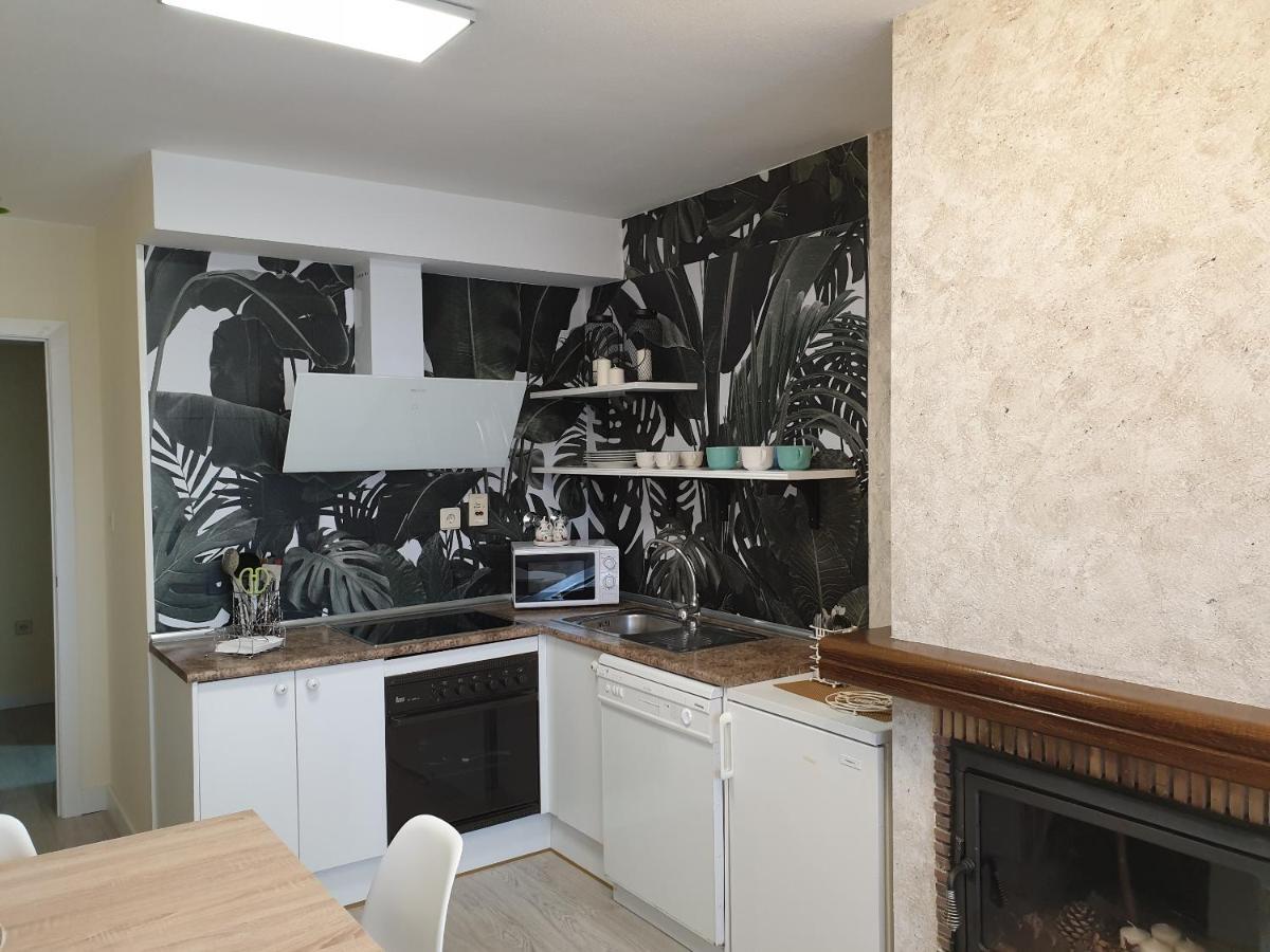 Apartamento Alba Хака Екстериор снимка