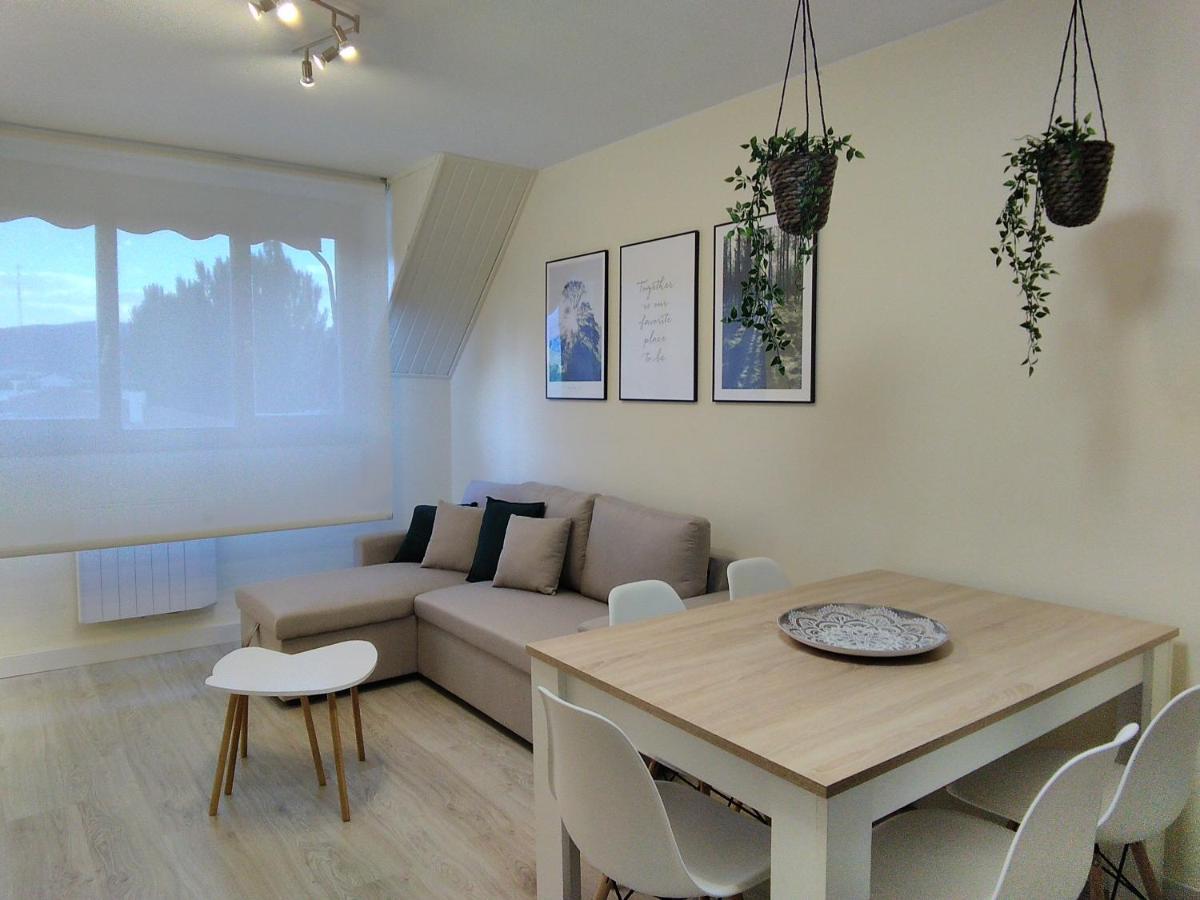 Apartamento Alba Хака Екстериор снимка