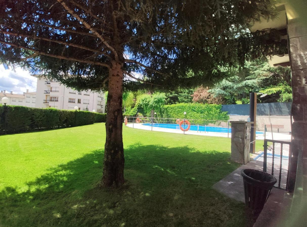 Apartamento Alba Хака Екстериор снимка