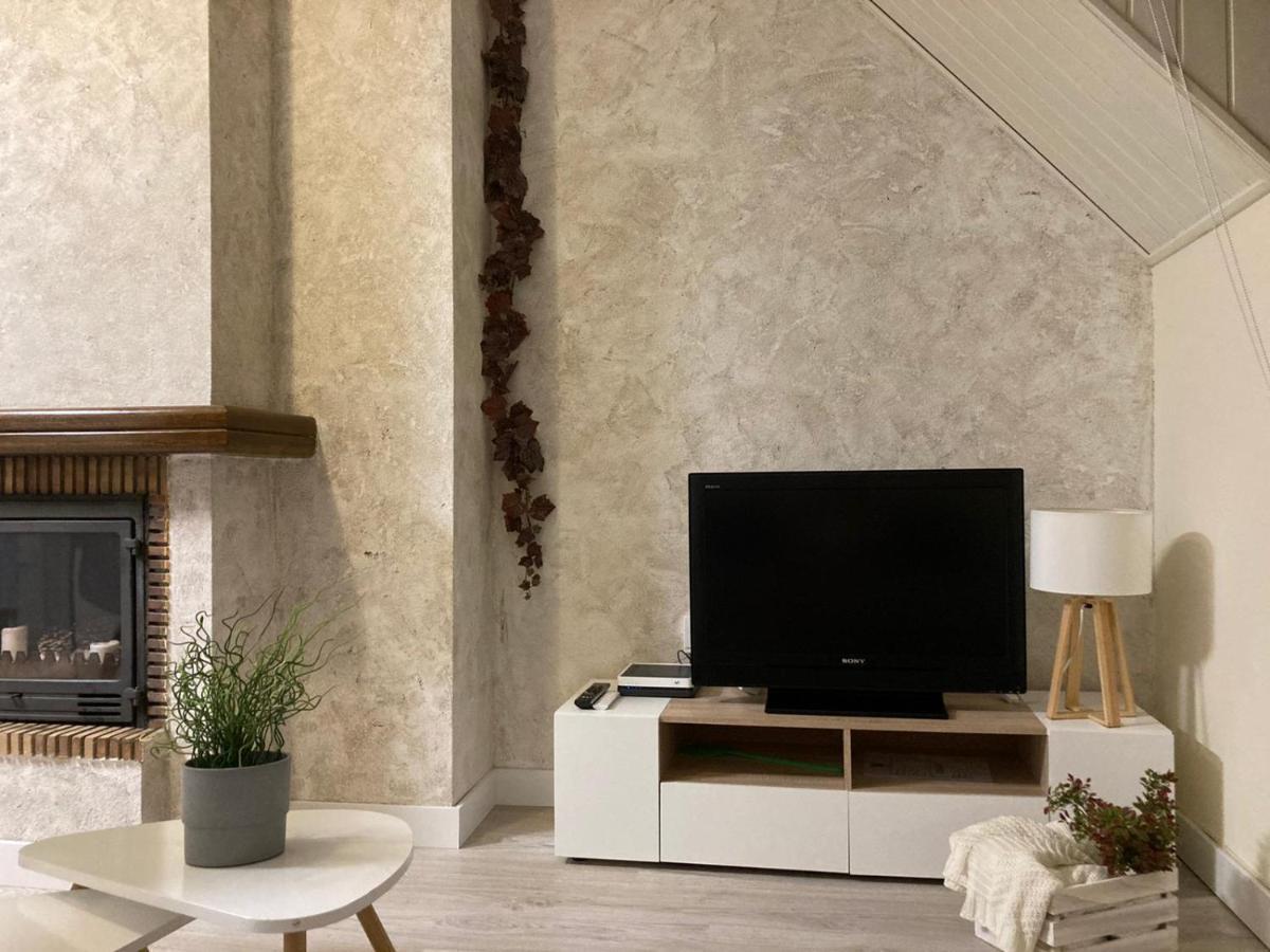 Apartamento Alba Хака Екстериор снимка